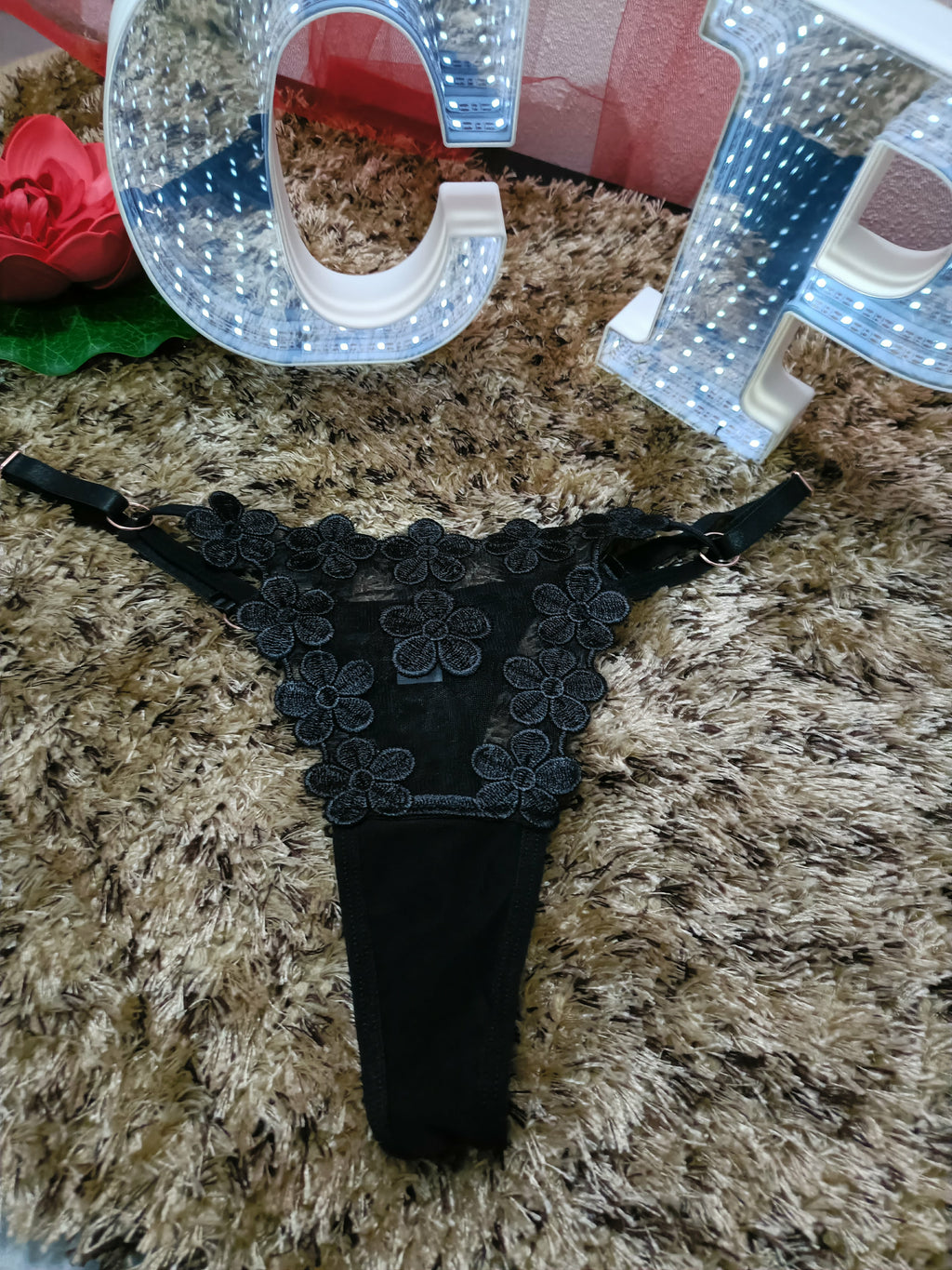 Cueca Rendada com Flores para Sedução Elegante e Conforto