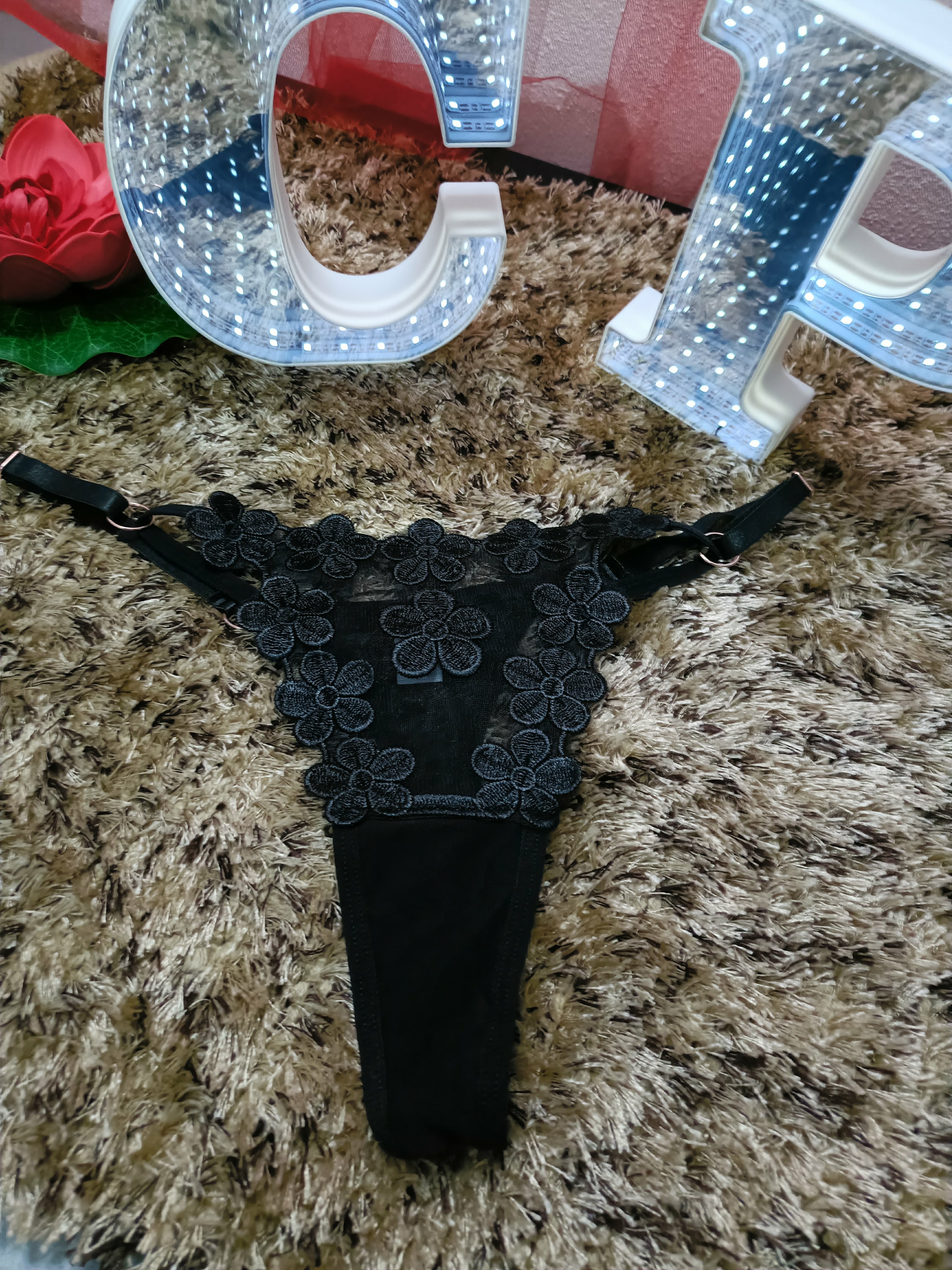 Cueca Rendada com Flores para Sedução Elegante e Conforto