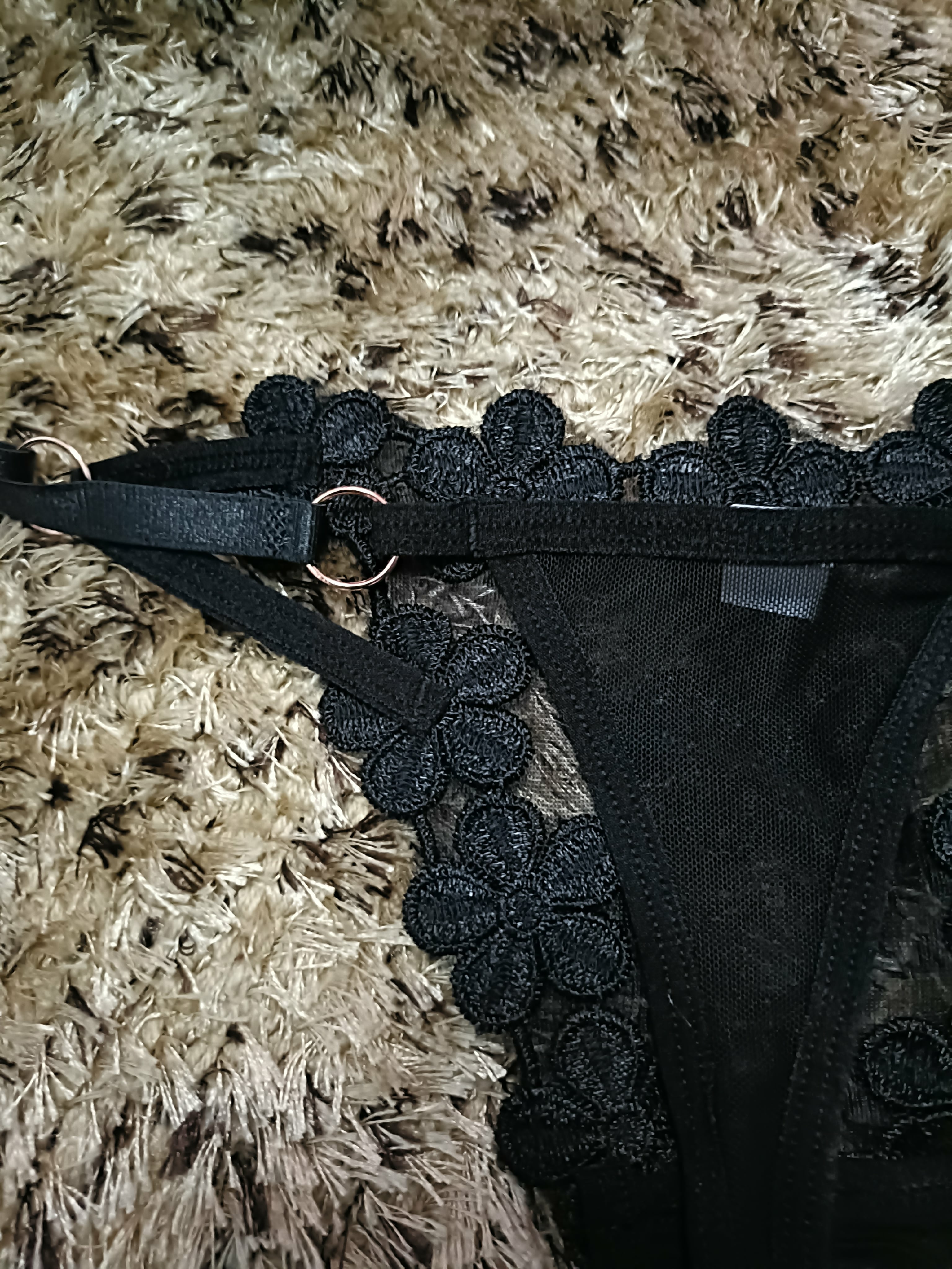 Cueca Rendada com Flores para Sedução Elegante e Conforto