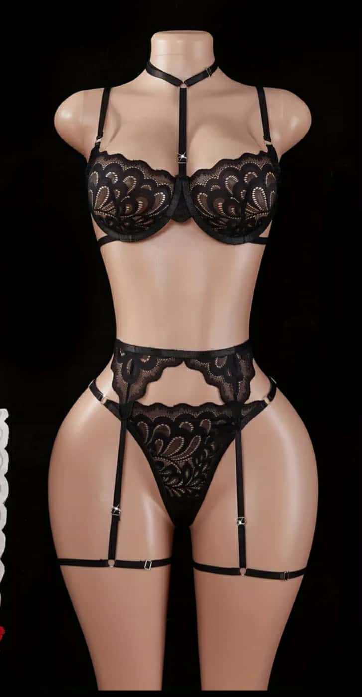 Conjunto cueca e sutiã, com ligas preto