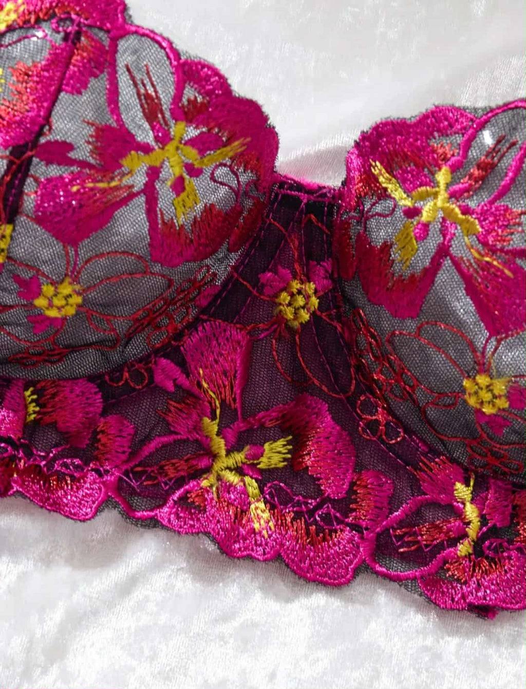 Conjunto sutiã e cueca rosa e dourado
