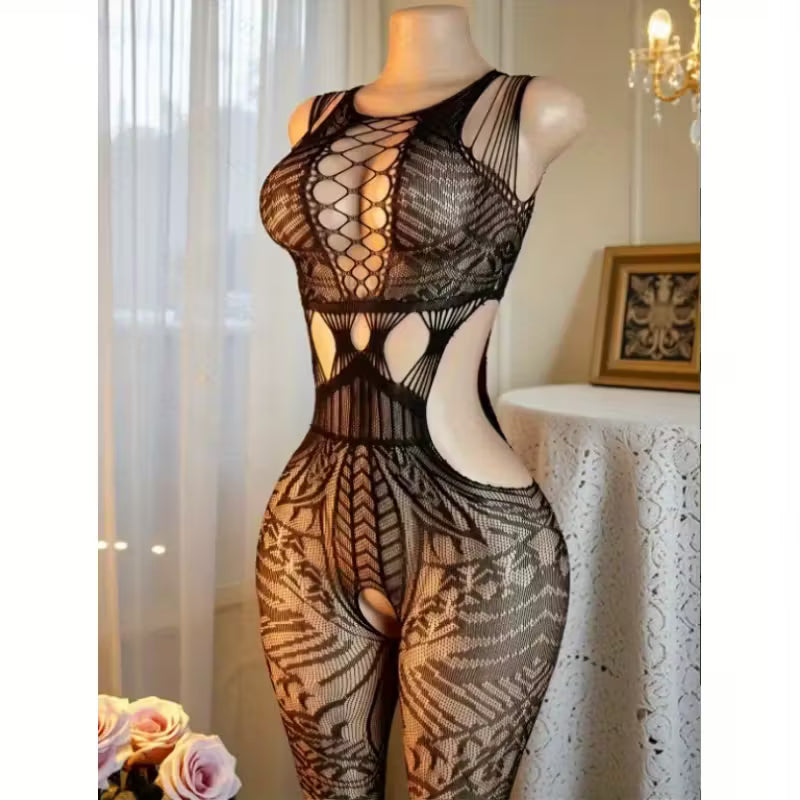 Body preto sensual com pernas