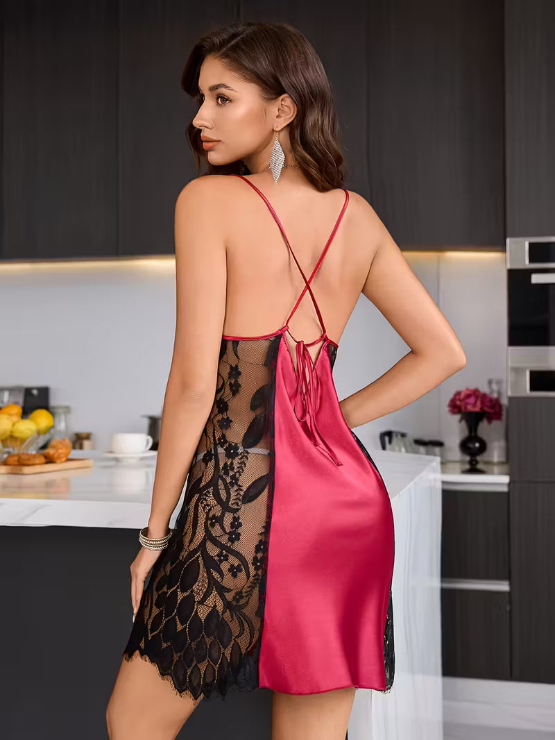 Camisa de noite vermelho e rendada a preto