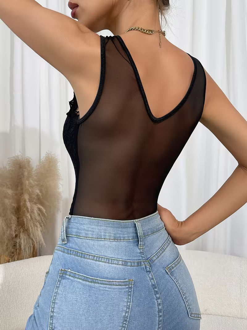 Bodycon Feminino com Decote em V, Renda e Malha Transparente