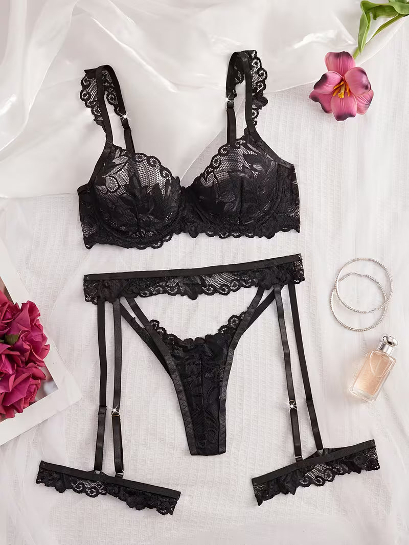 Conjunto de lingerie rendada com ligas