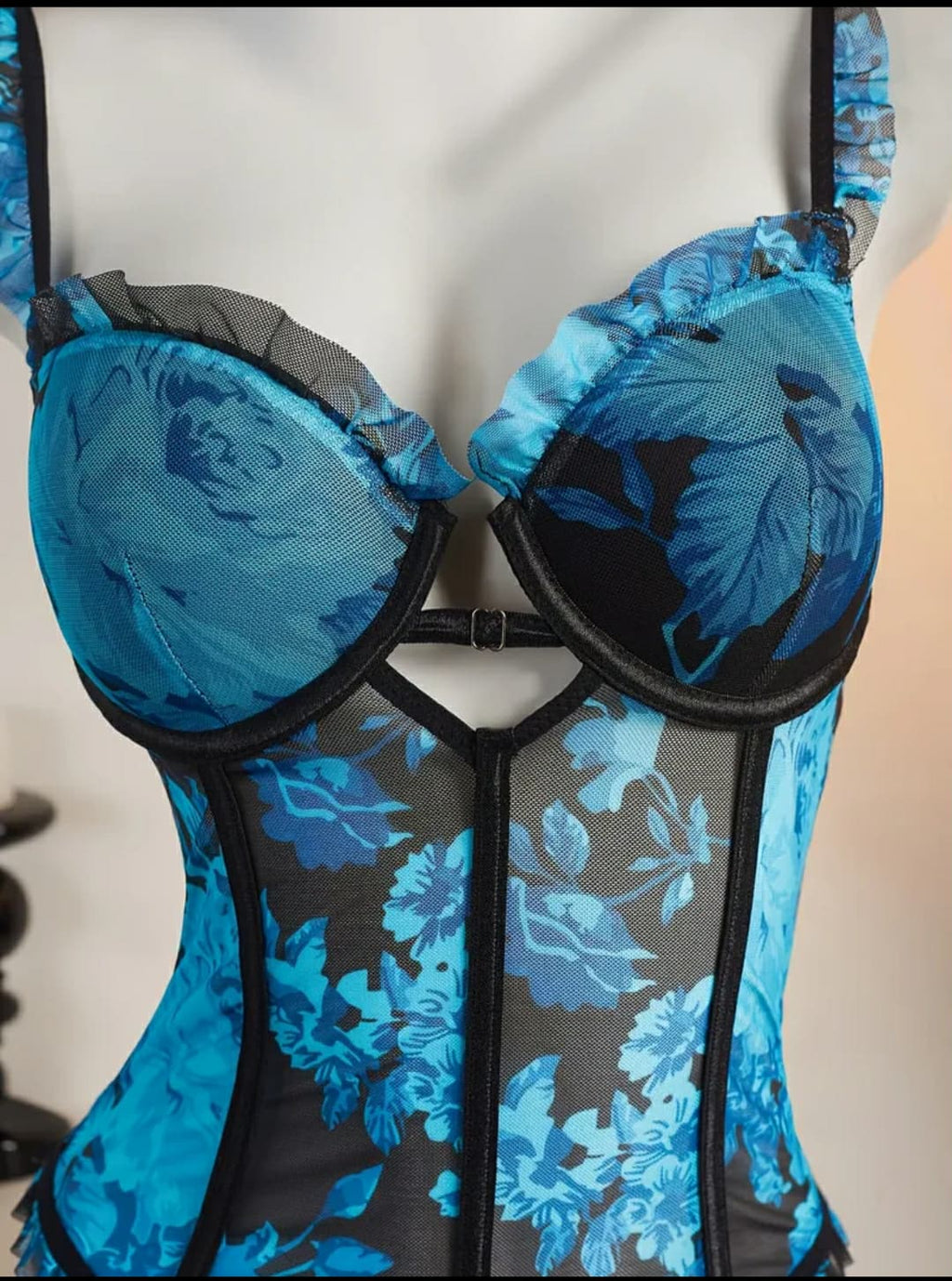 Body azul e preto rendado