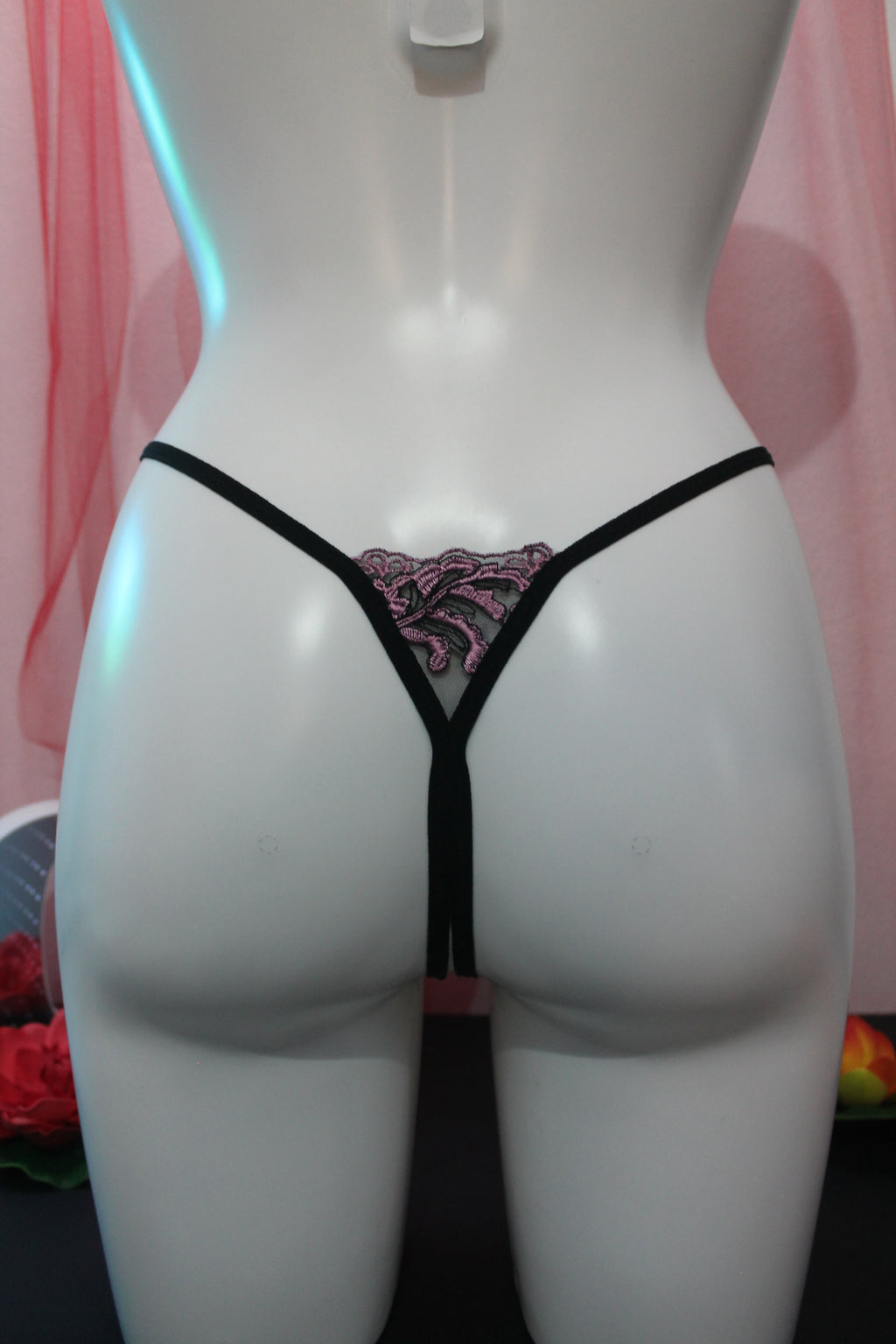 Cueca rendada com pendulo preta M