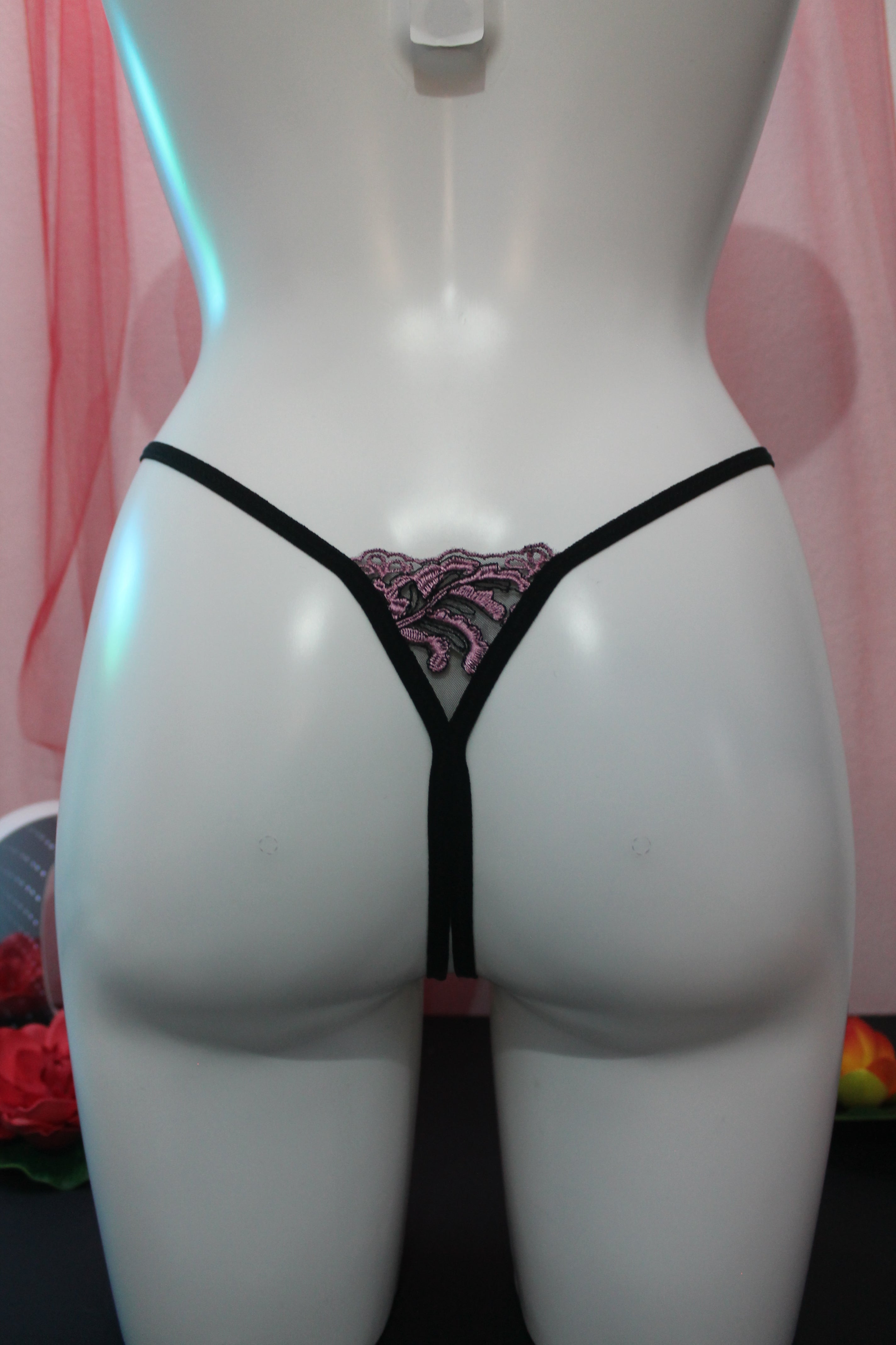 Cueca rendada com pendulo preta M