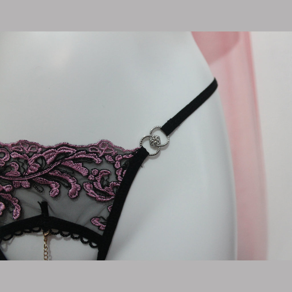 Cueca rendada com pendulo, fio dental