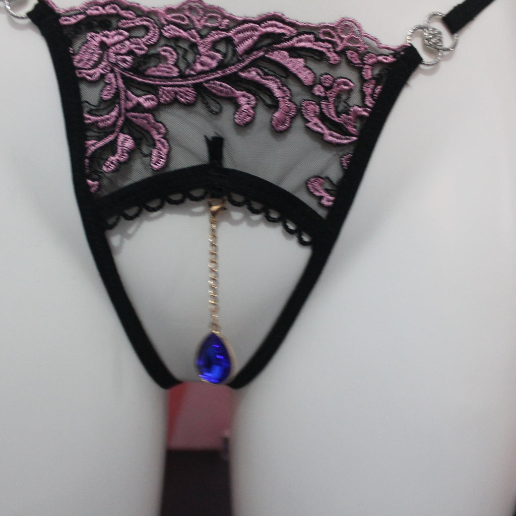 Cueca rendada com pendulo, fio dental