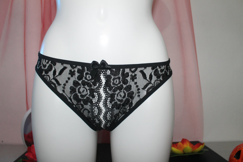 Cueca rendada sexy, aberta por baixo