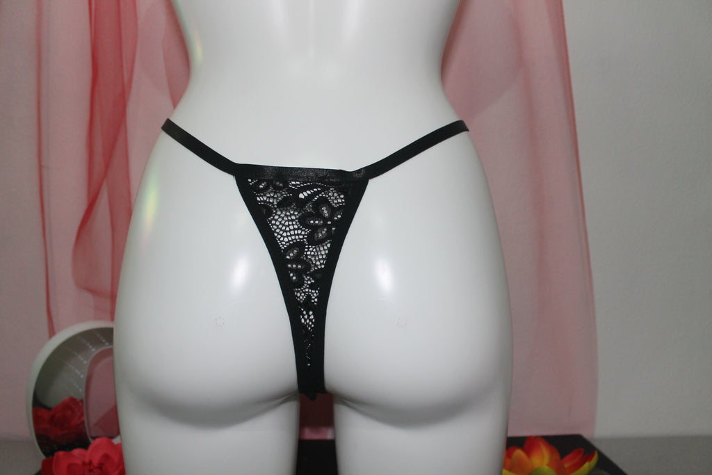 Cueca rendada preta
