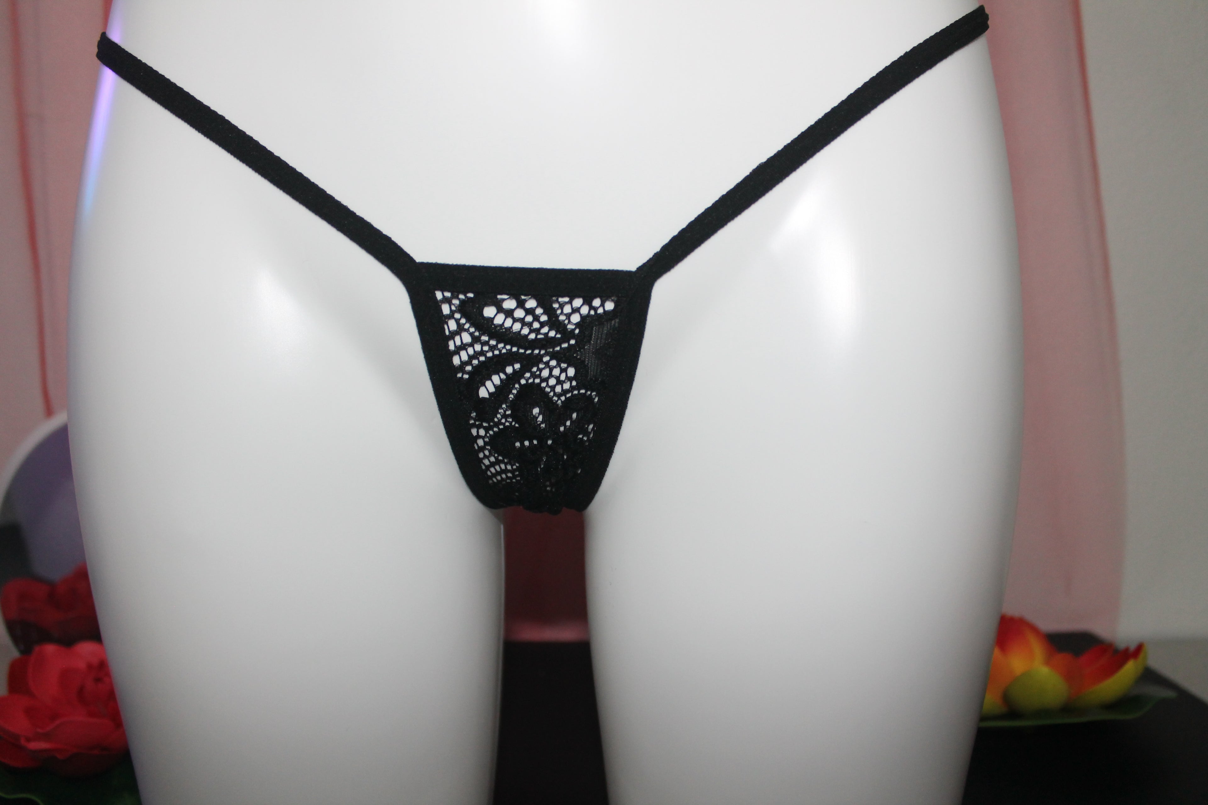 Cueca rendada preta cinta baixa