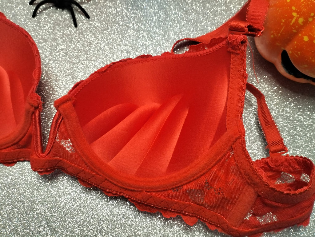 Sutiã vermelho almofadado rendado