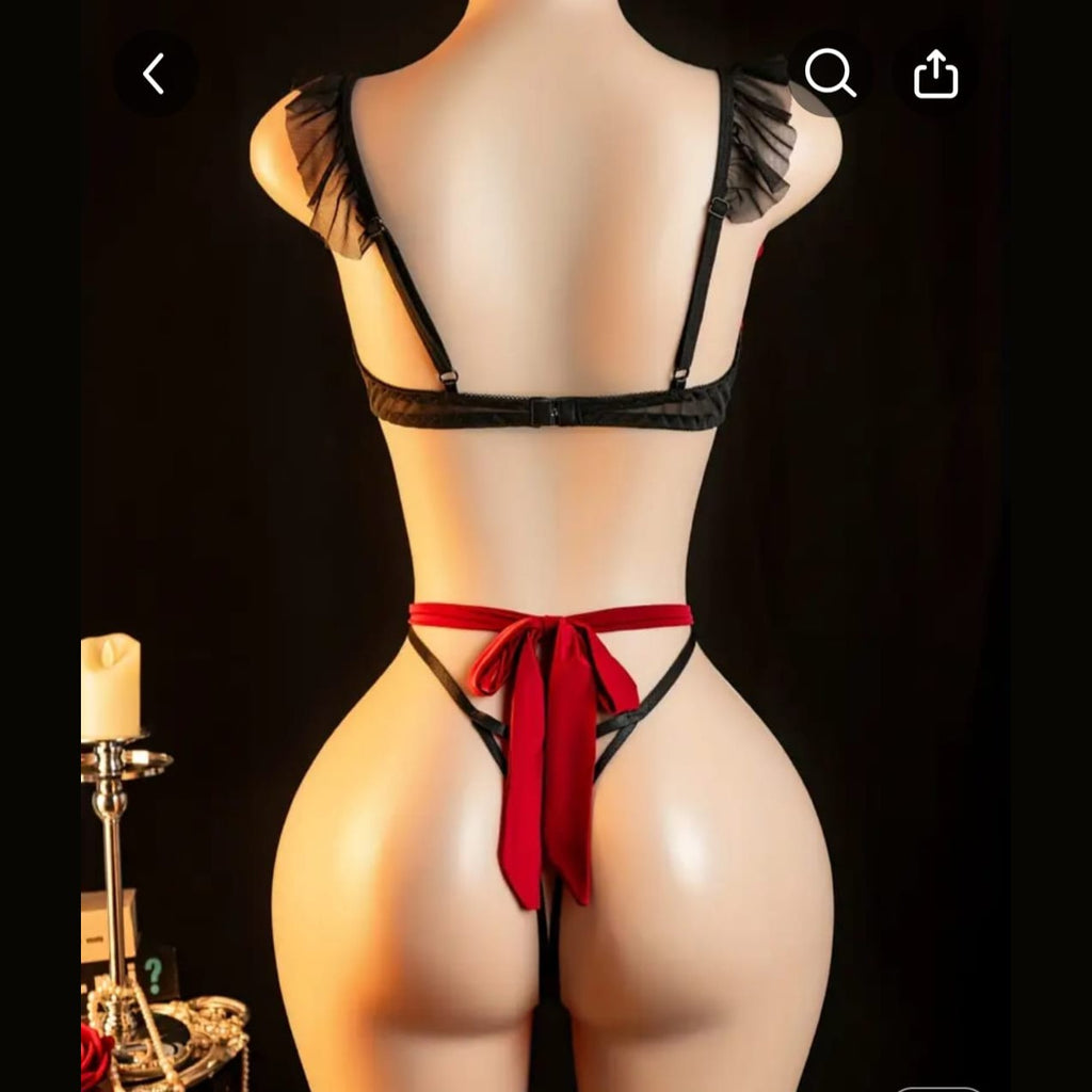 Body vermelho e preto aberto