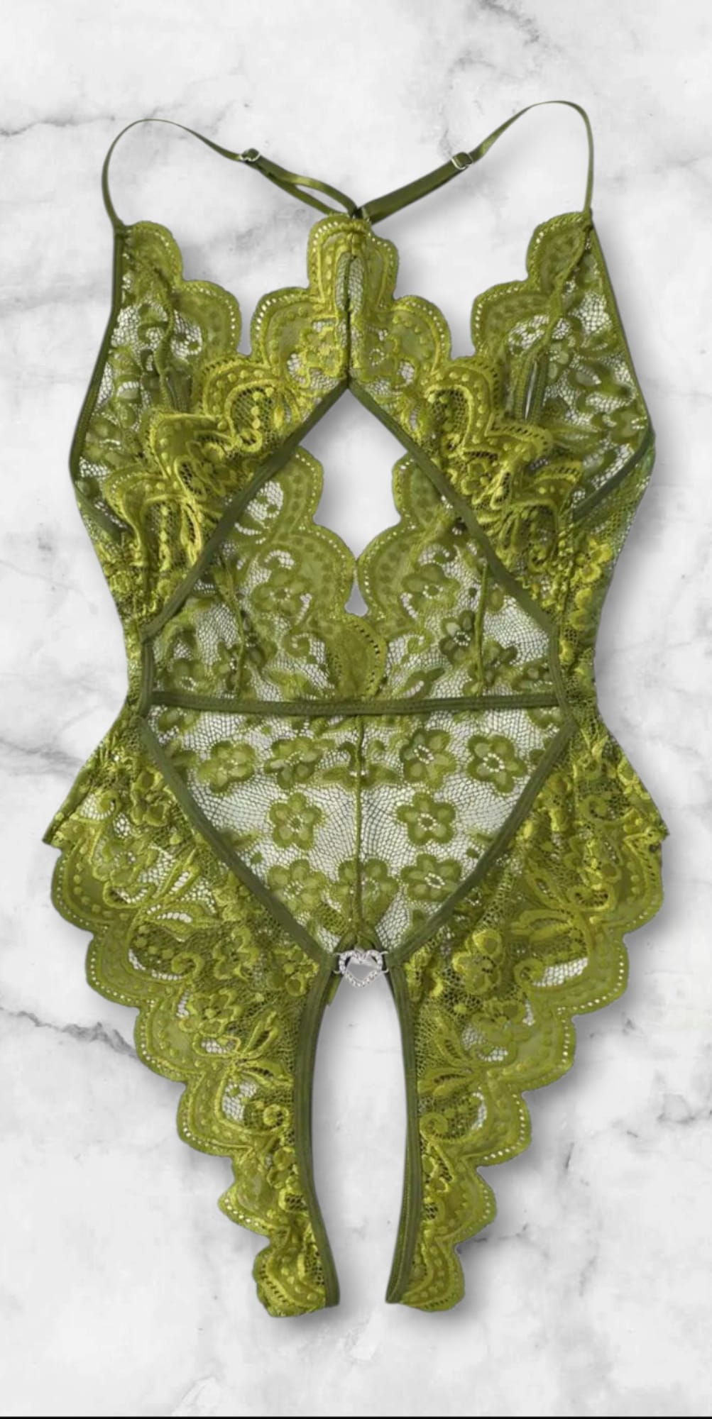 Body verde rendado com abertura vaginal