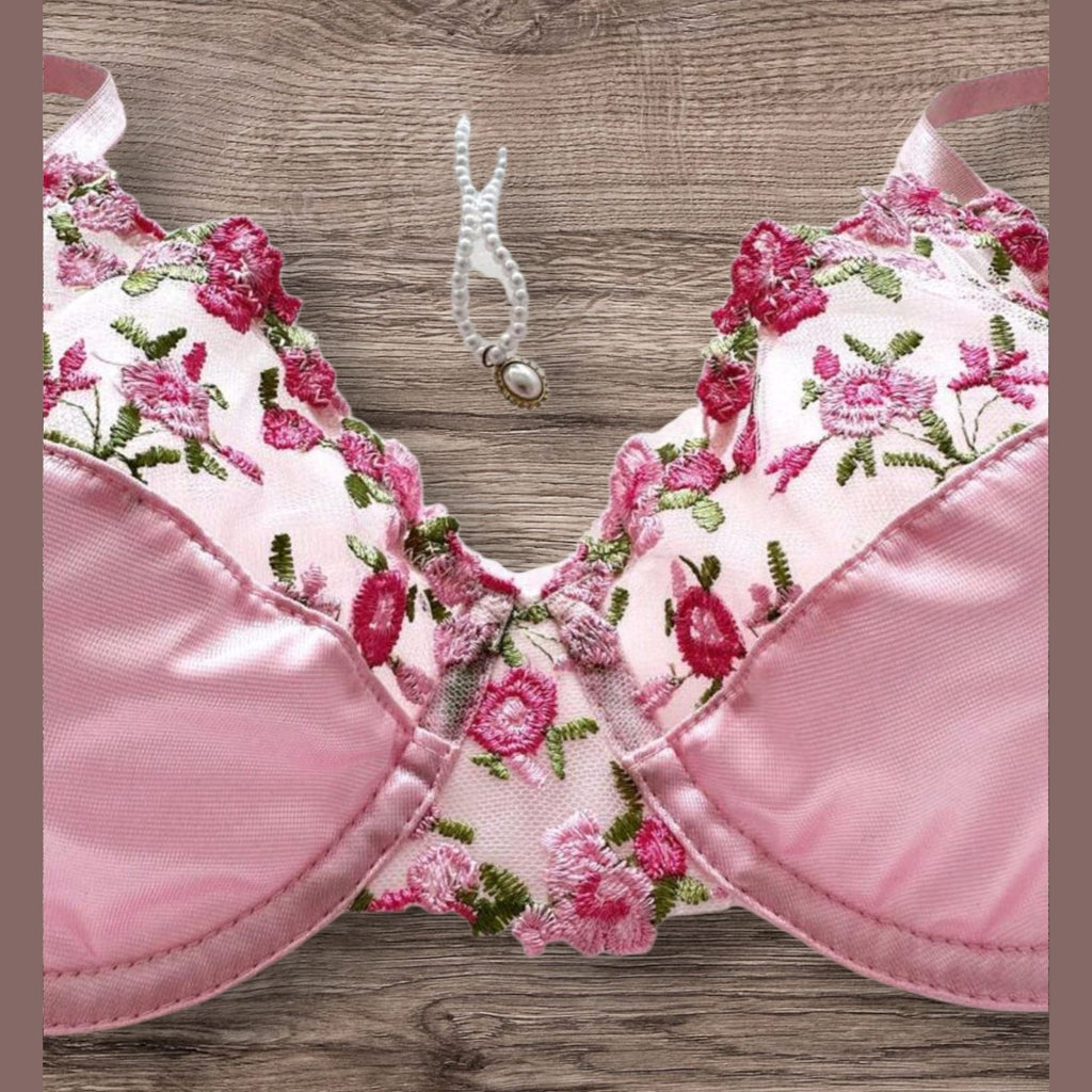 Conjunto de cueca e sutiã rosa
