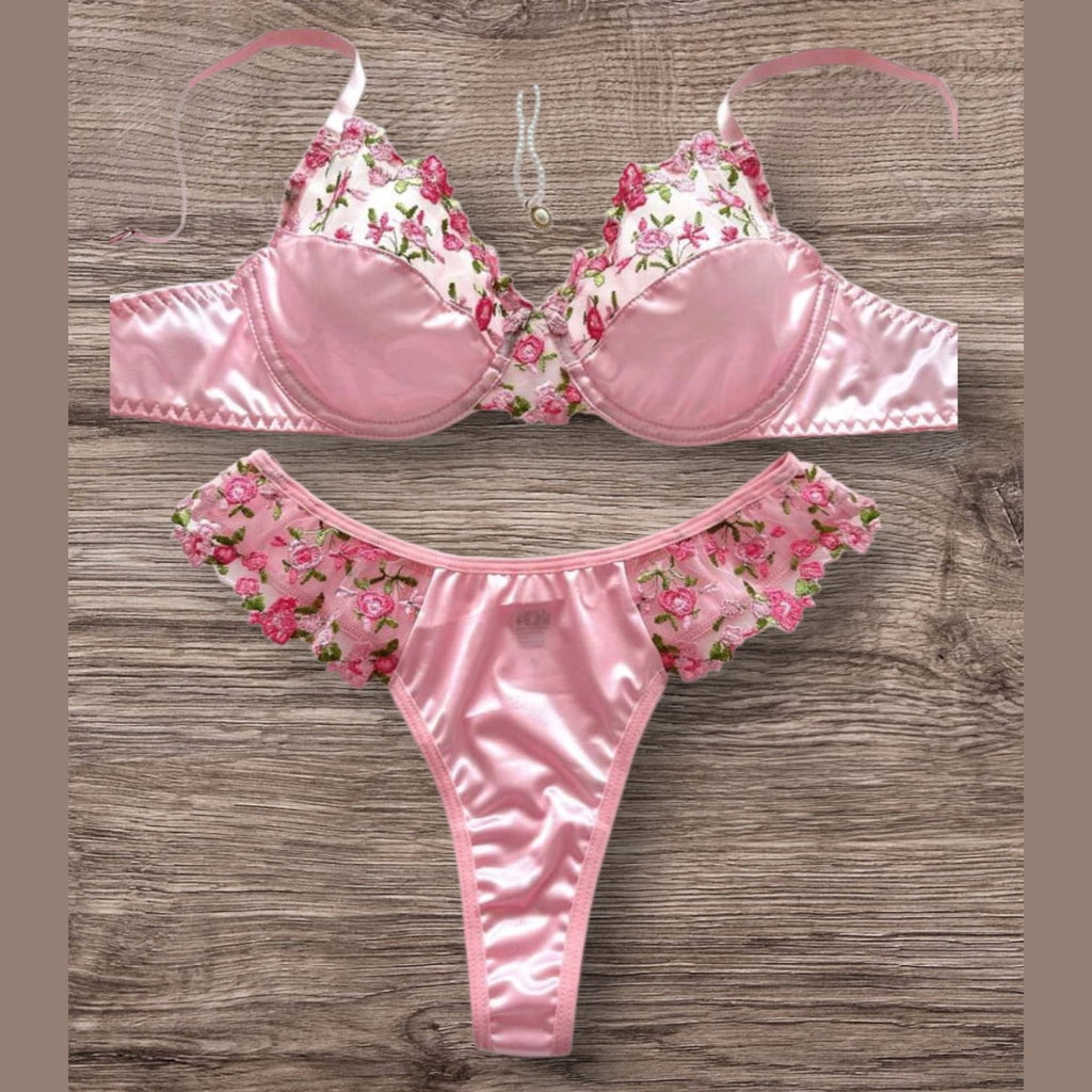 Conjunto de cueca e sutiã rosa