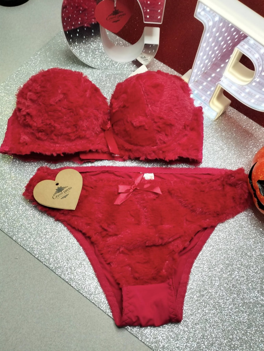 Conjunto vermelho cuecas e sutiã