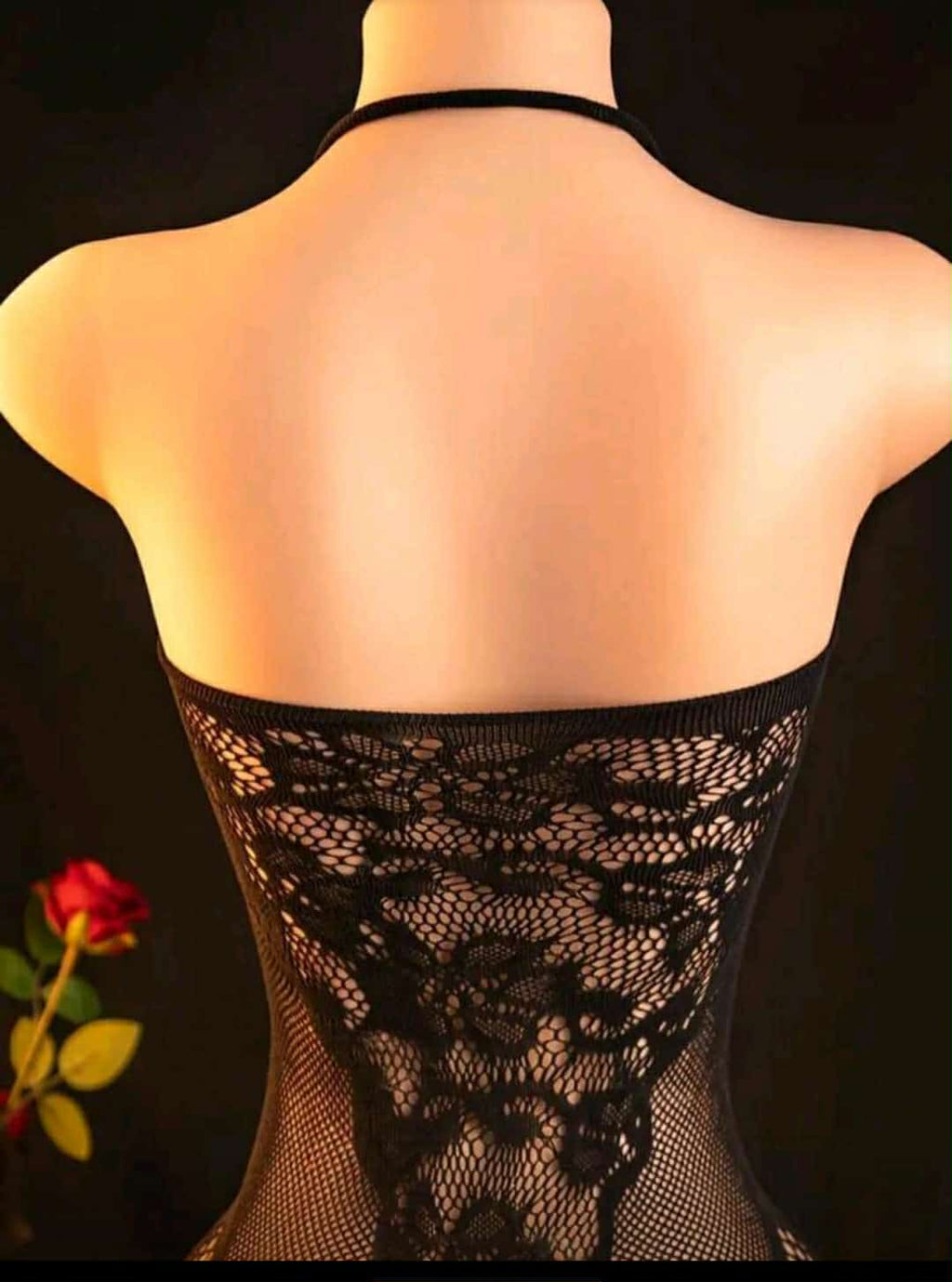 Body preto rendado com laços