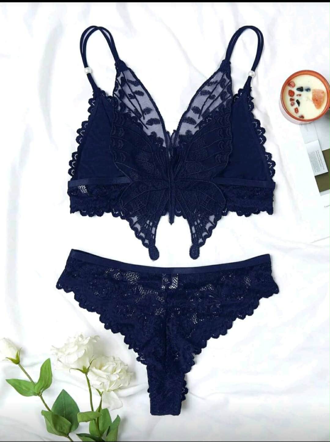 Conjunto cueca e sutiã azul com borboleta