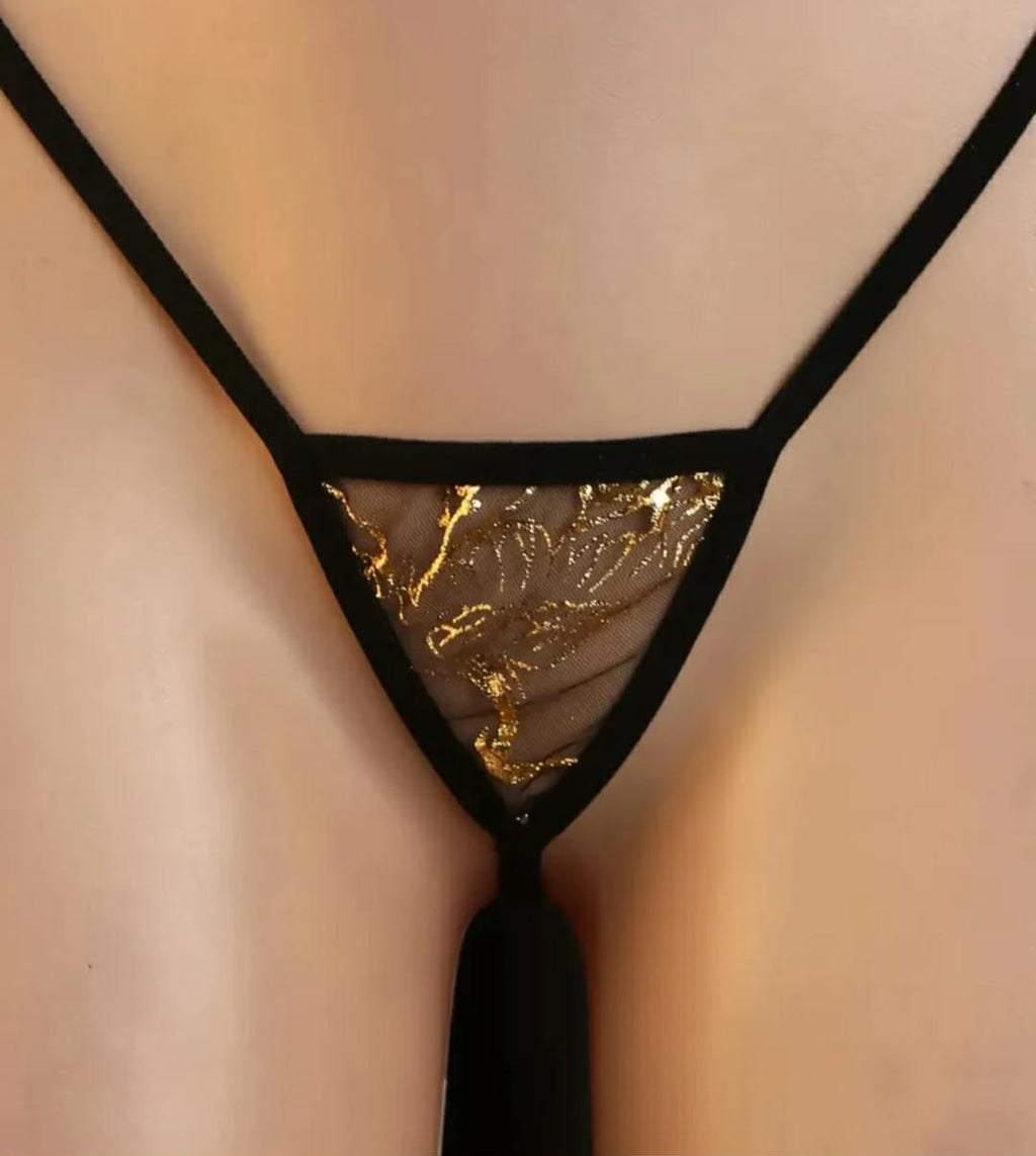 Camisa de dormir preta e dourada com cueca