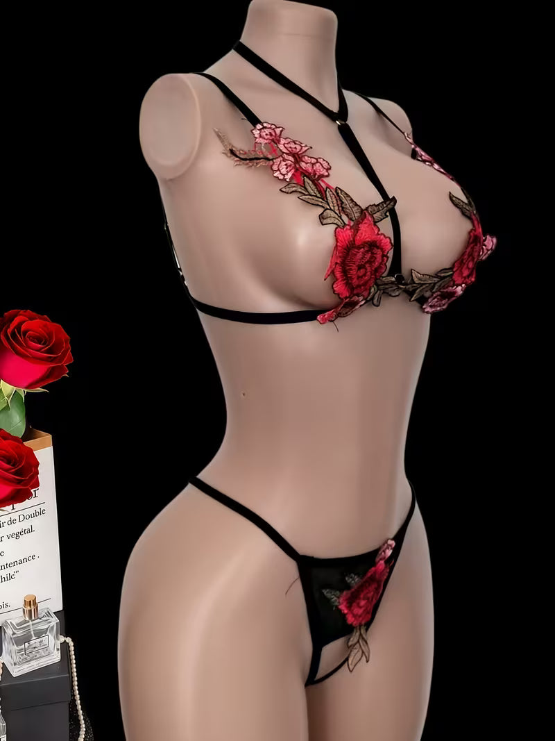 Conjunto elegante com bordados de rosa