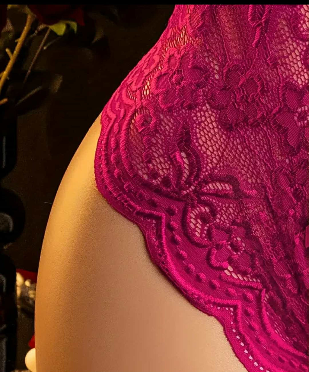 Body rendado com laços
