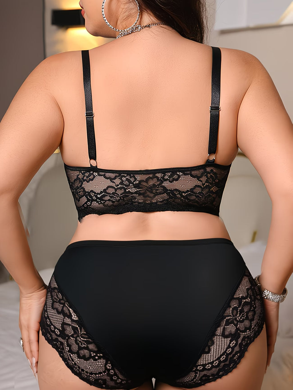 Conjunto de Lingerie Feminina Plus Size Preto com Renda