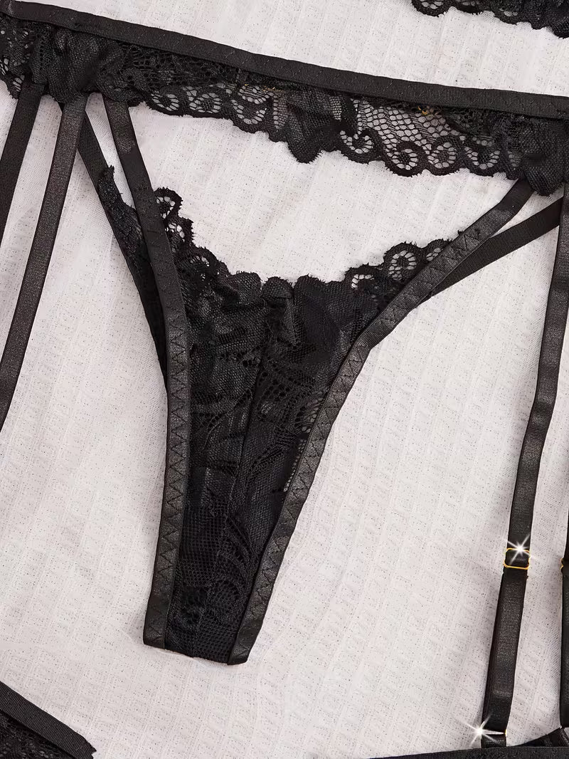 Conjunto de lingerie rendada com ligas