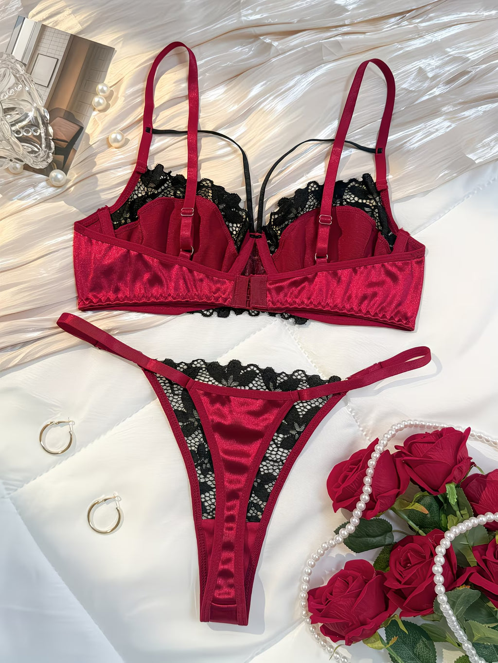 Conjunto de Sutiã Gótico Preto e Vermelho com Contraste