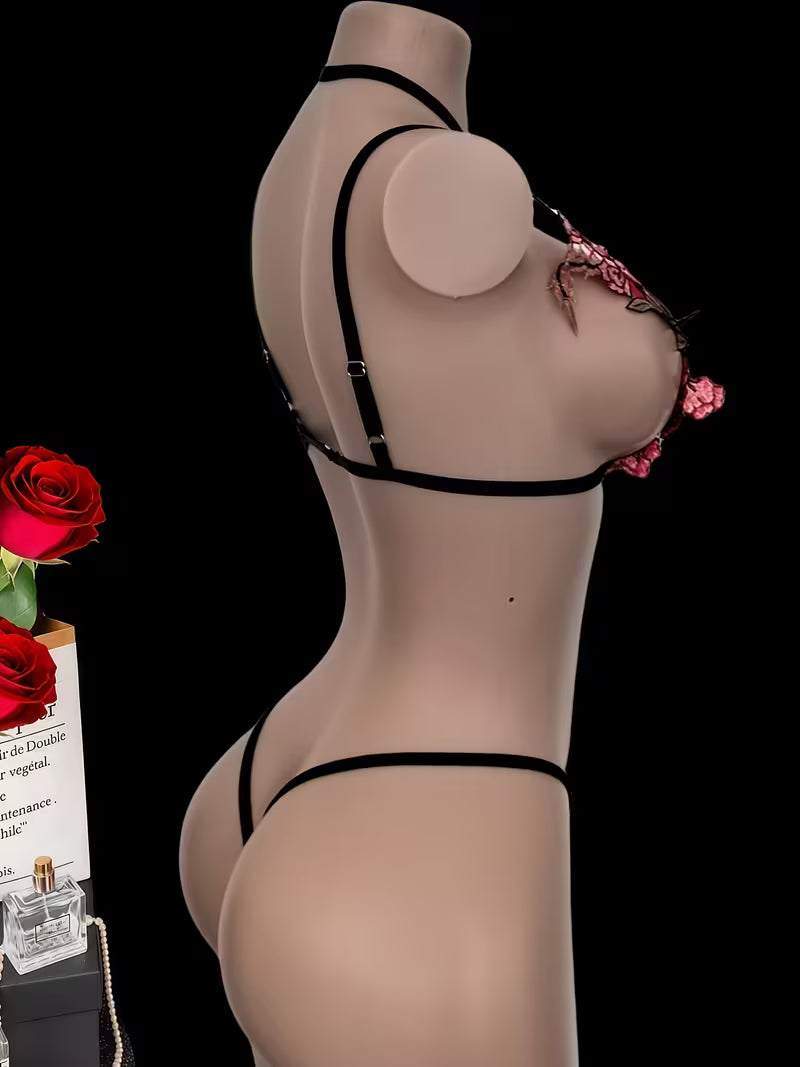 Conjunto elegante com bordados de rosa